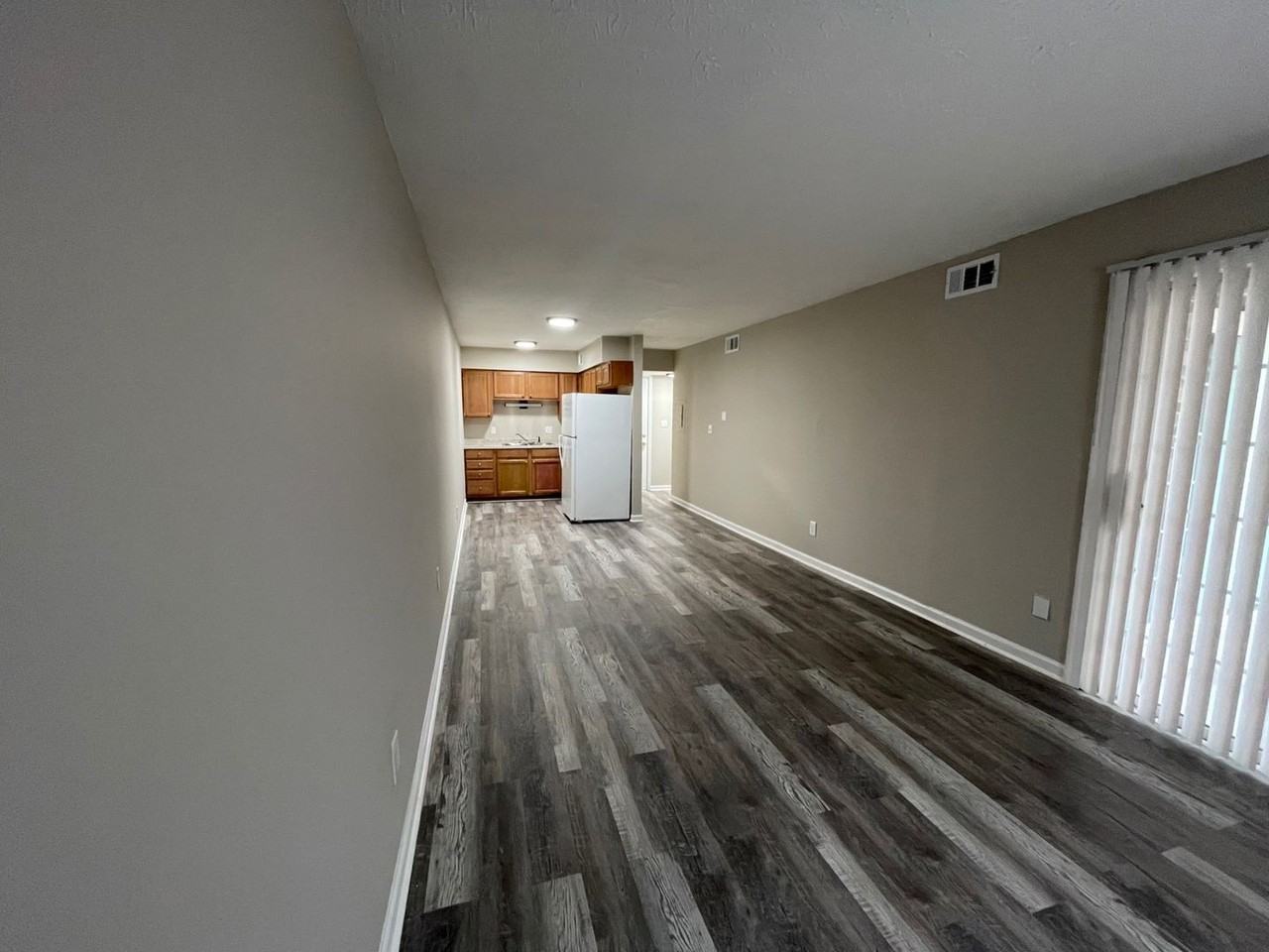 1598 Martha Ct - Photo 3 of 30