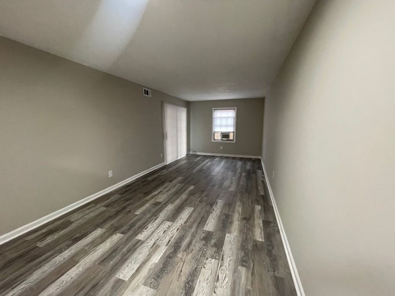 1598 Martha Ct - Photo 5 of 30