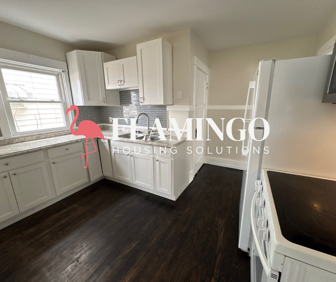 3215 Wayne Ave - Photo 6 of 15