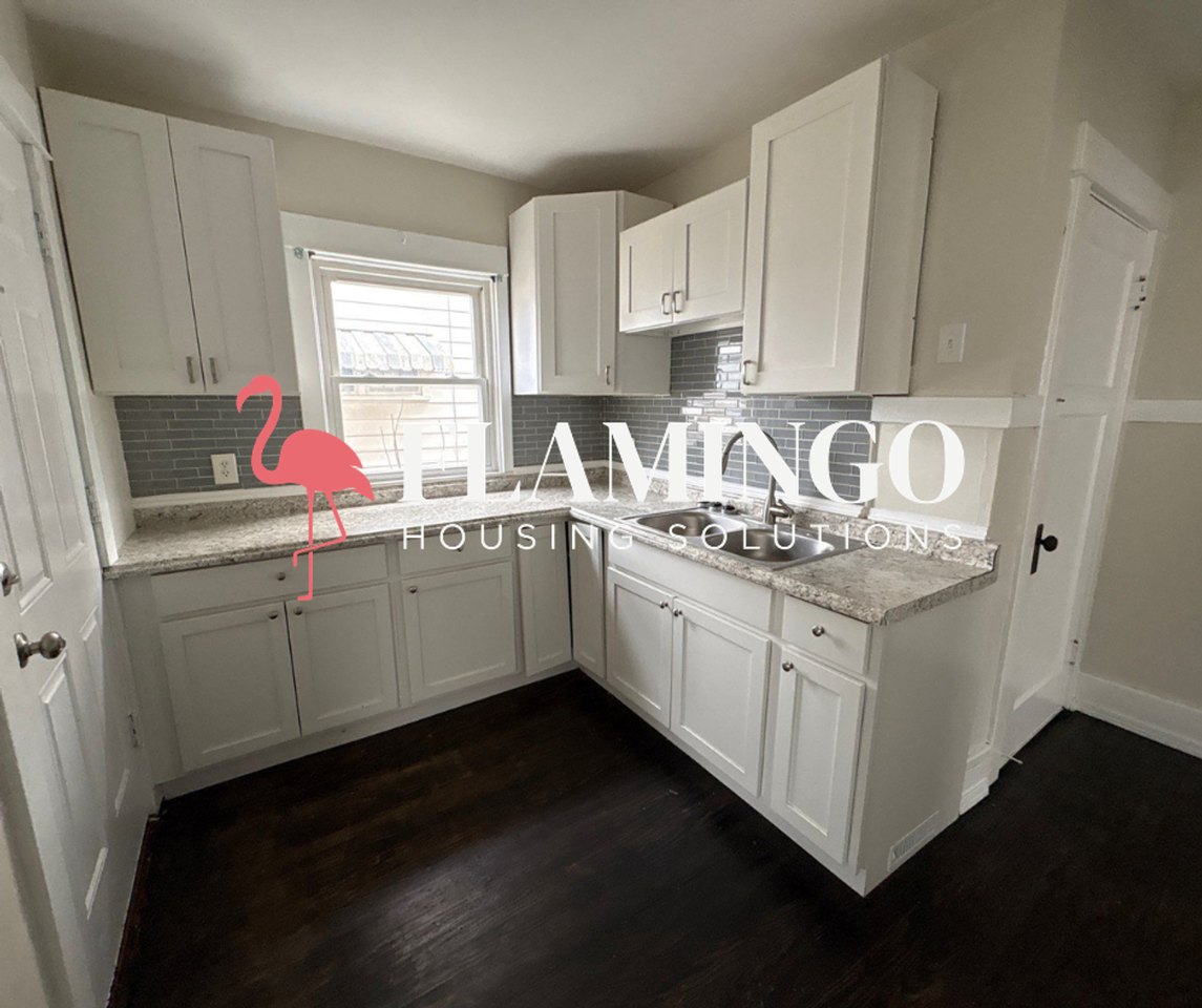 3215 Wayne Ave - Photo 7 of 15