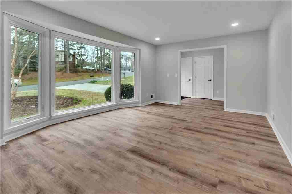 4497 Glenforest Dr Ne - Photo 4 of 30