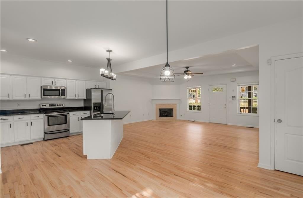 119 Haygood Ave Se - Photo 5 of 50