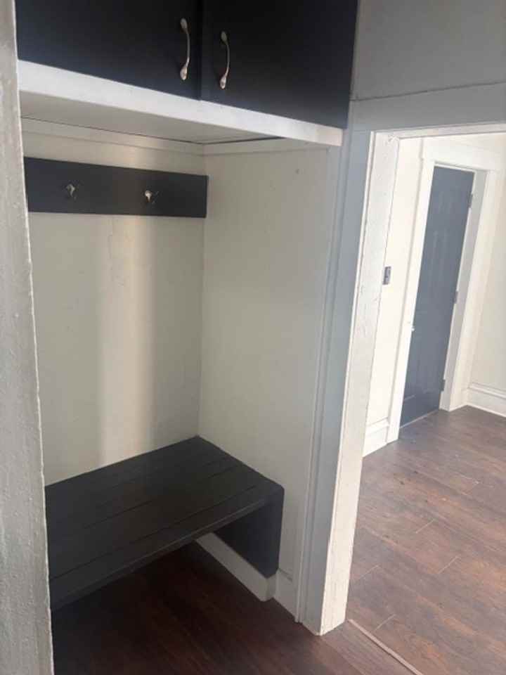 410 E 8th St - Photo 3 of 7