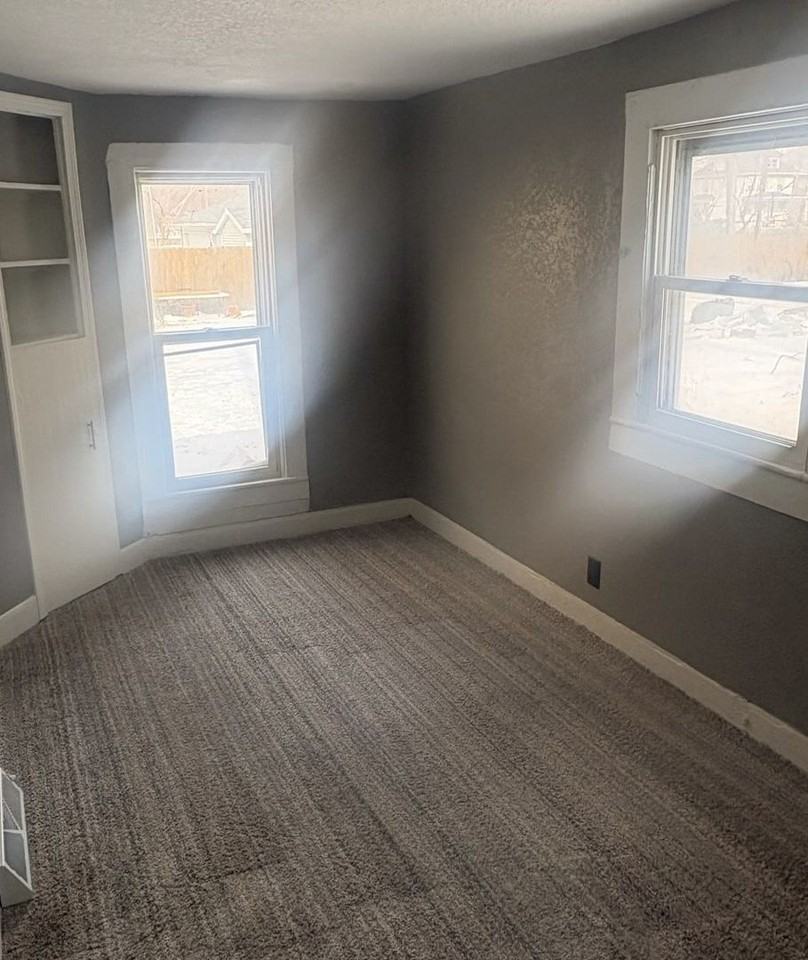 410 E 8th St - Photo 7 of 7