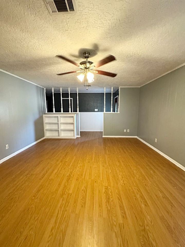 1011 1011 Gene Dr - 1011 Gene Dr Lumberton, TX 77657 - Photo 4 of 23