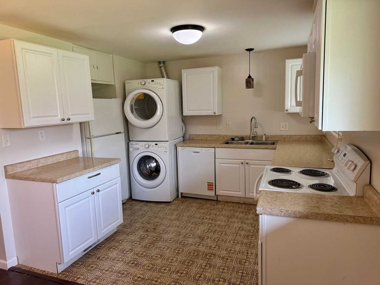 3486 Roswell Dr - Photo 2 of 10