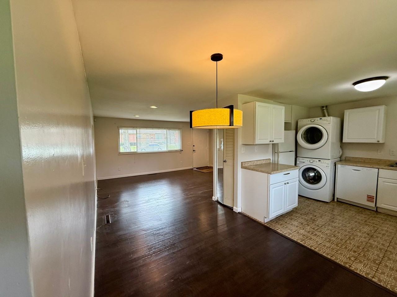 3486 Roswell Dr - Photo 4 of 10