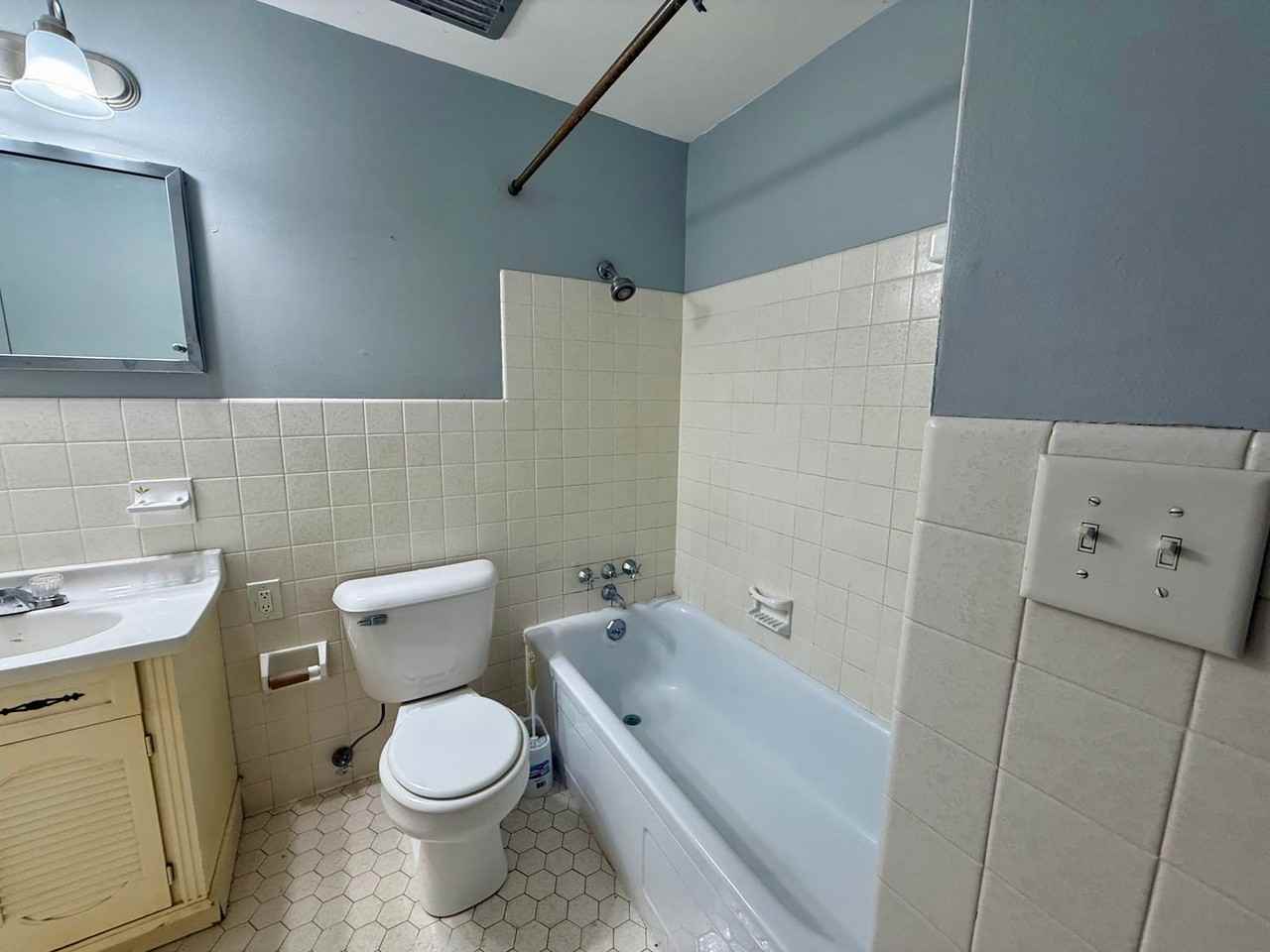 3486 Roswell Dr - Photo 6 of 10