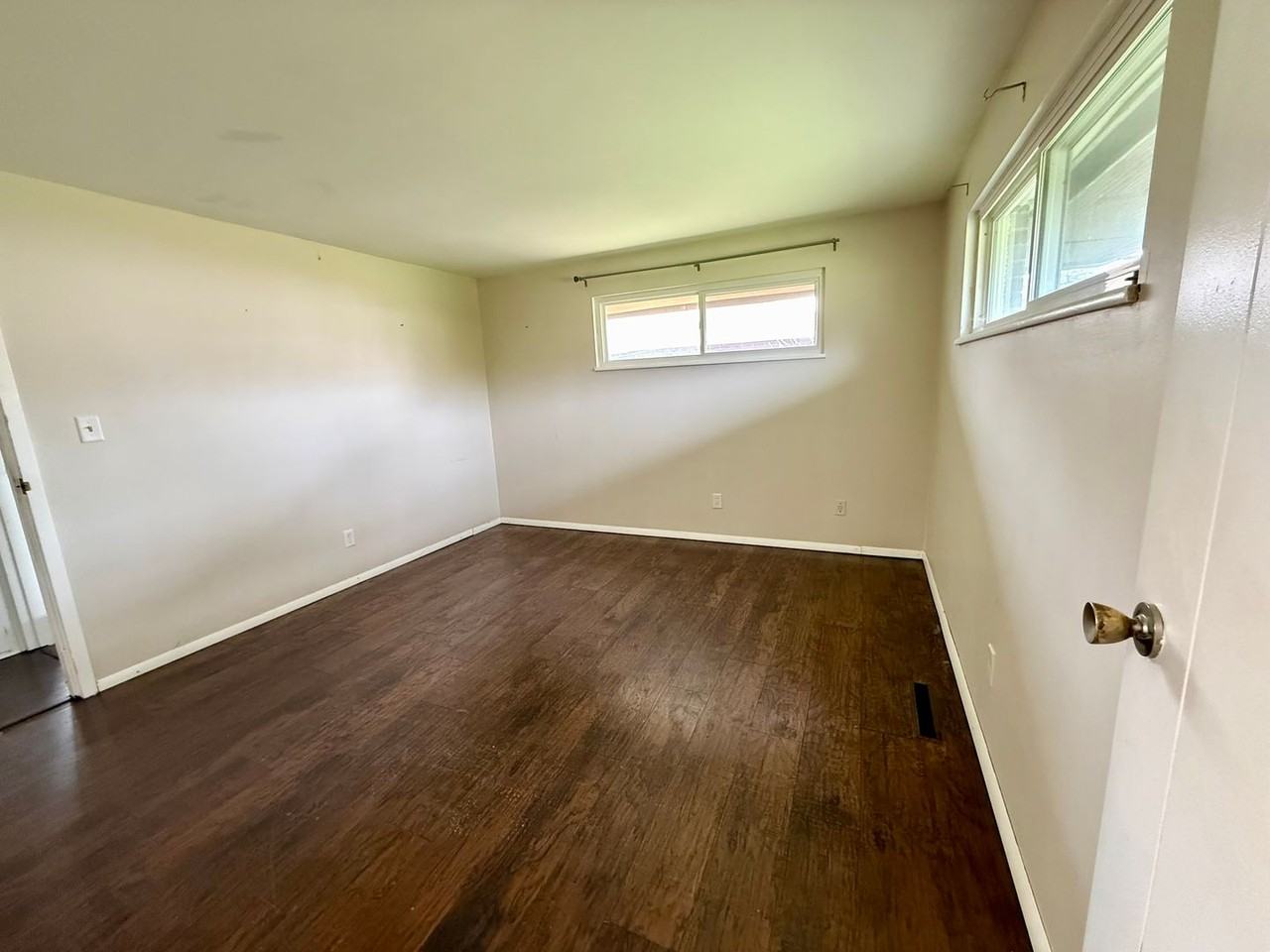 3486 Roswell Dr - Photo 7 of 10