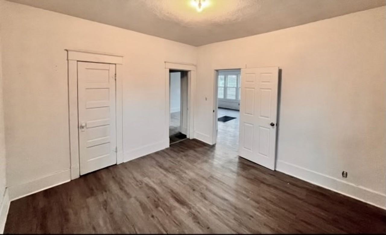 404 E Ashland St - Photo 3 of 6