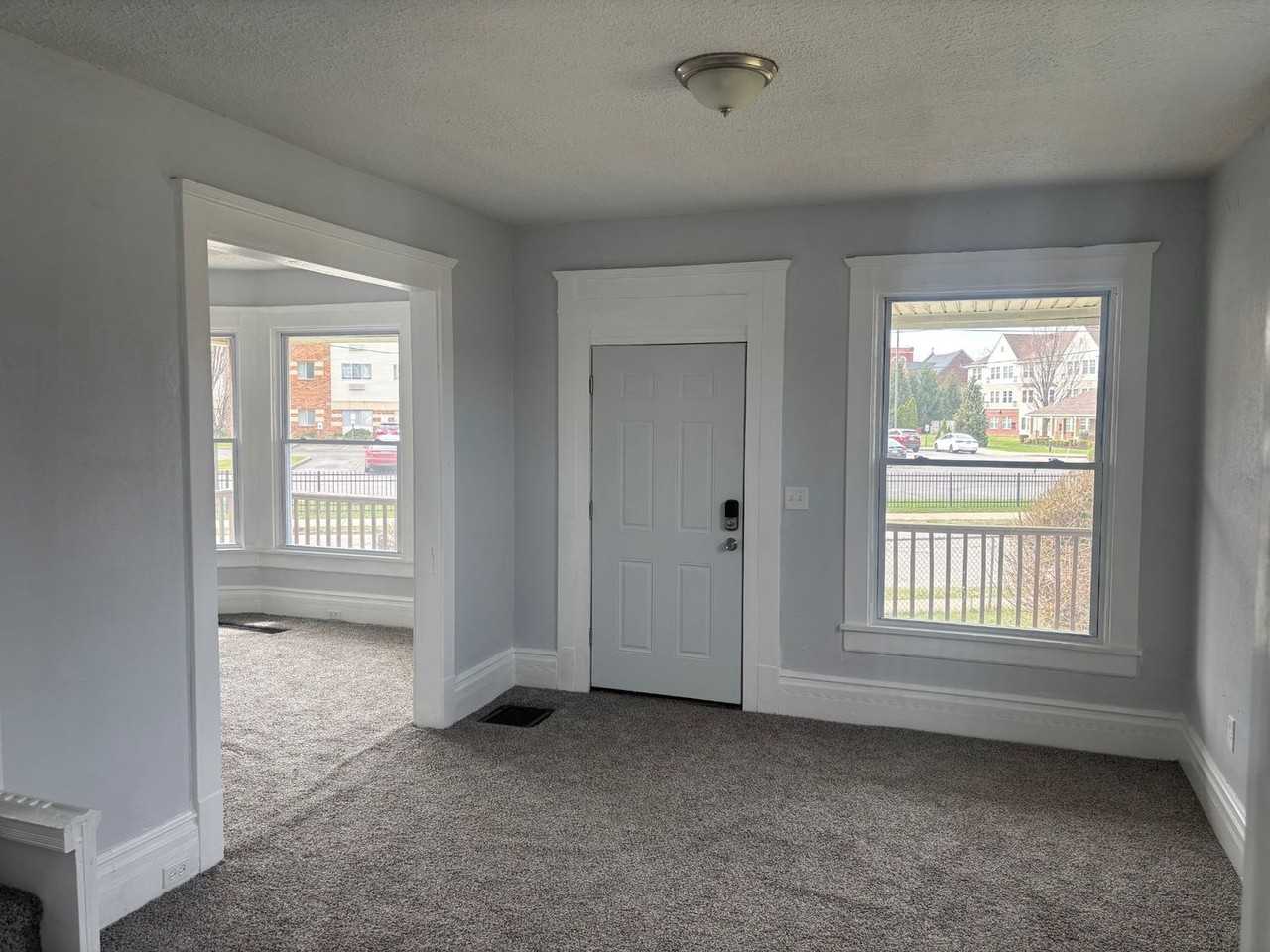 1345 Addison Rd - Photo 4 of 41