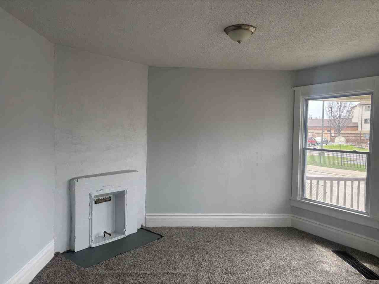 1345 Addison Rd - Photo 5 of 41