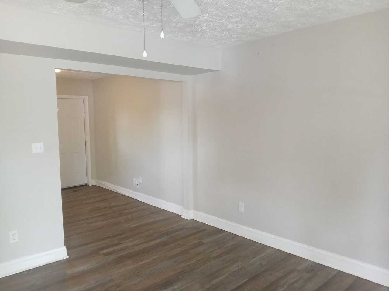 3241 Chandler St - Photo 2 of 7