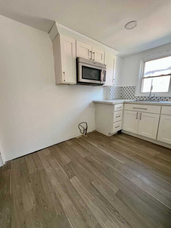 812 Mcdonald St - Photo 7 of 17