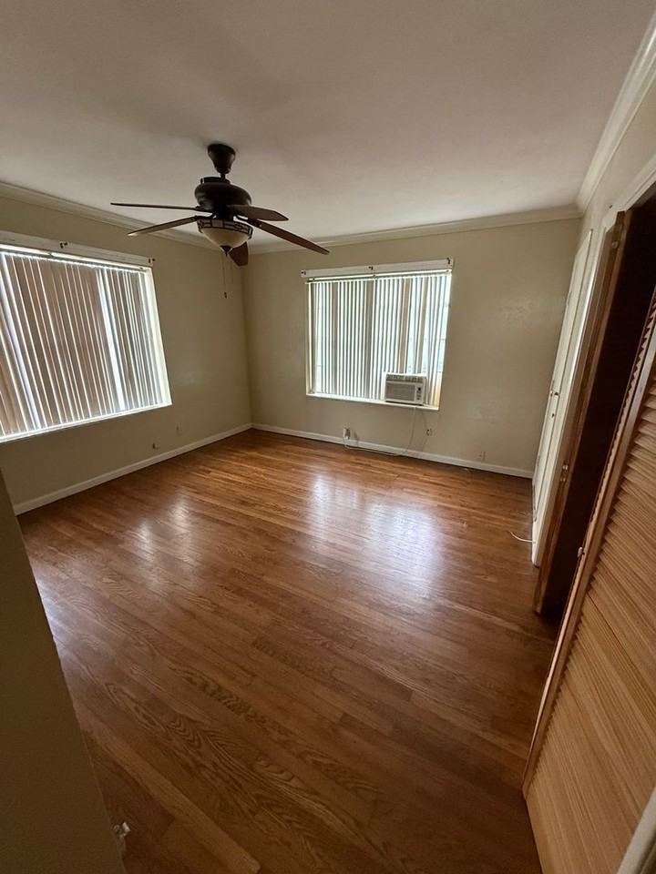 5317 Purington Ave - Photo 3 of 6