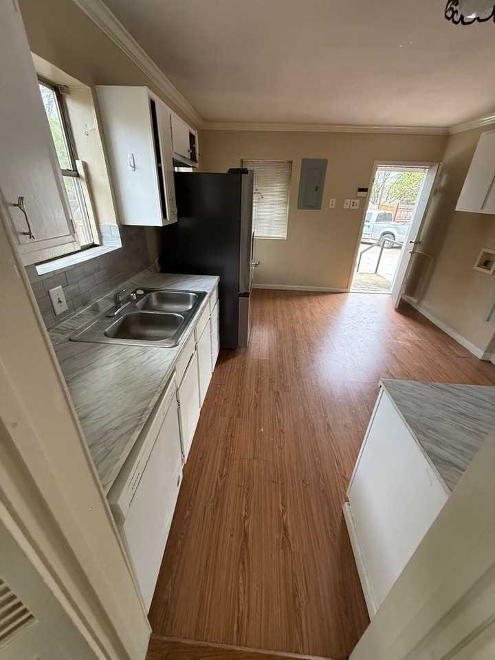 5317 Purington Ave - Photo 5 of 6
