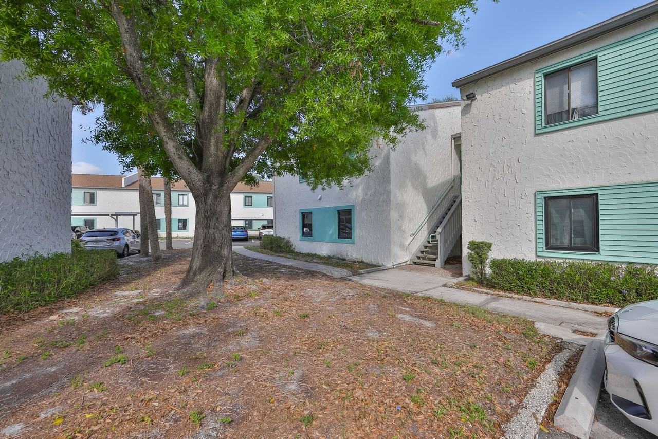 11502 7th Ln N #1401 - Photo 2 of 37