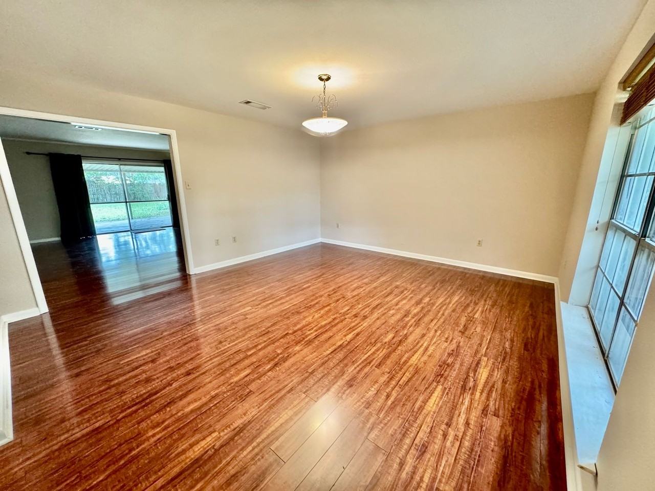 9142 Woodbine St - Photo 2 of 23