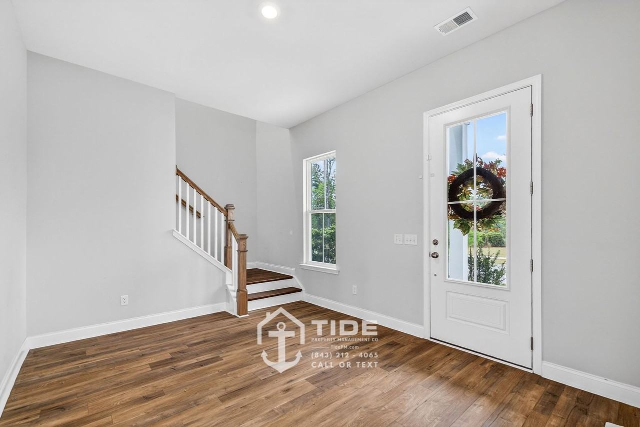 376 Woodgate Way - Photo 7 of 50