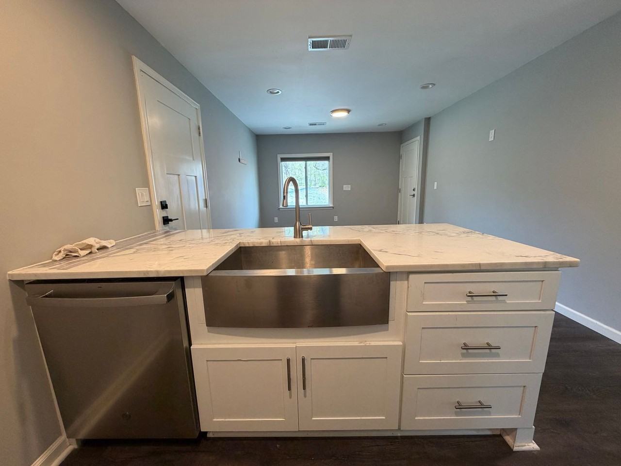 32 Lovers Ln Ne - Photo 5 of 31