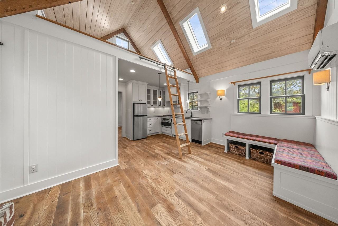 5100 Lee Ave - Photo 6 of 34