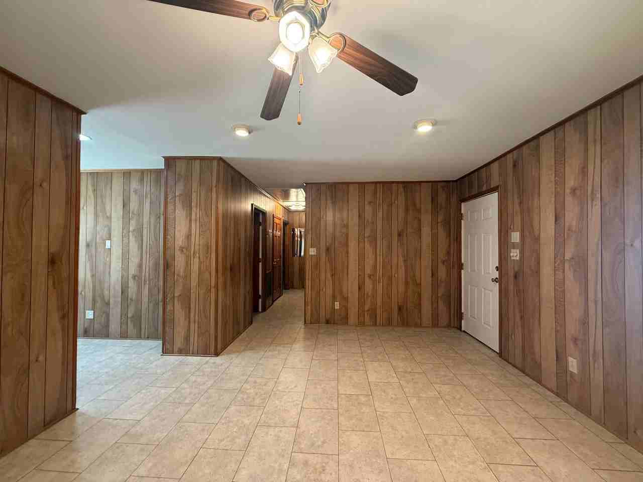 866 Hawthorne Rd - Photo 5 of 12