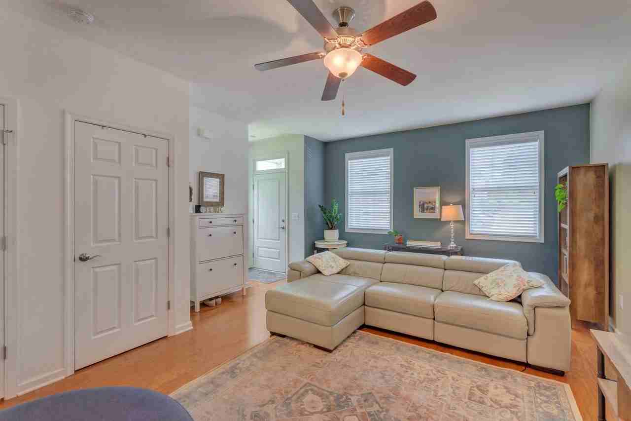 151 Longwood Dr - Photo 2 of 27