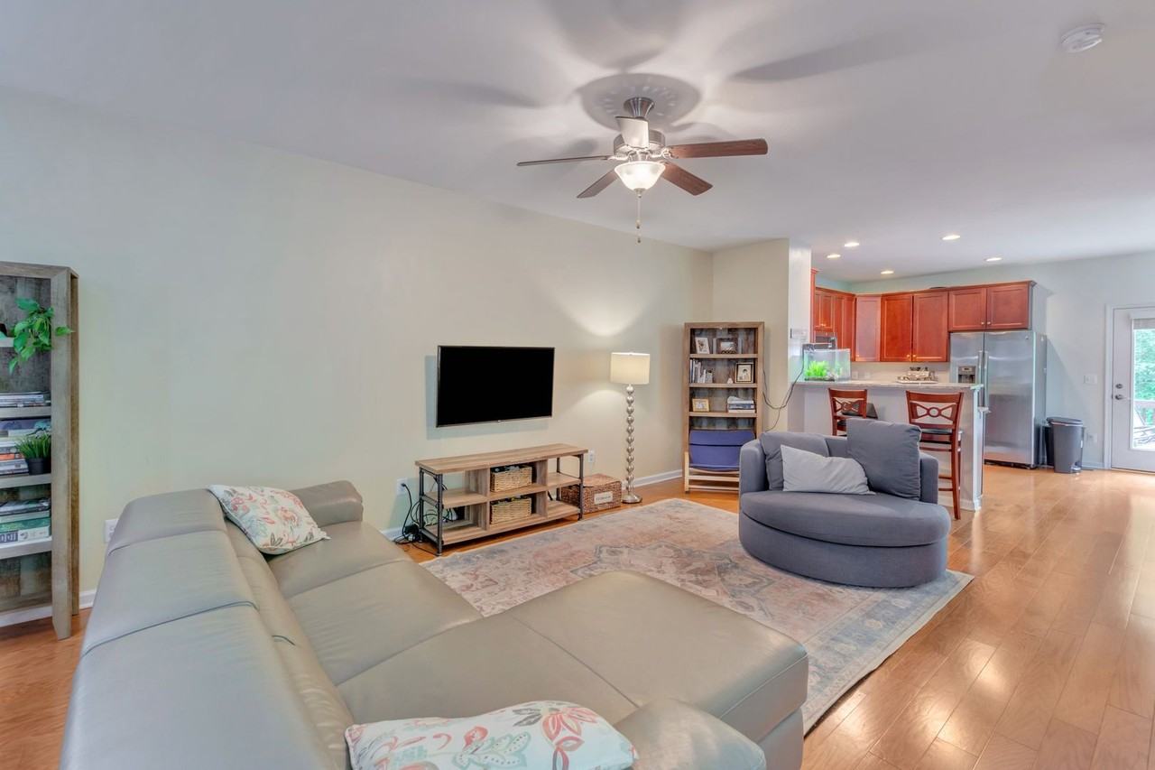 151 Longwood Dr - Photo 3 of 27