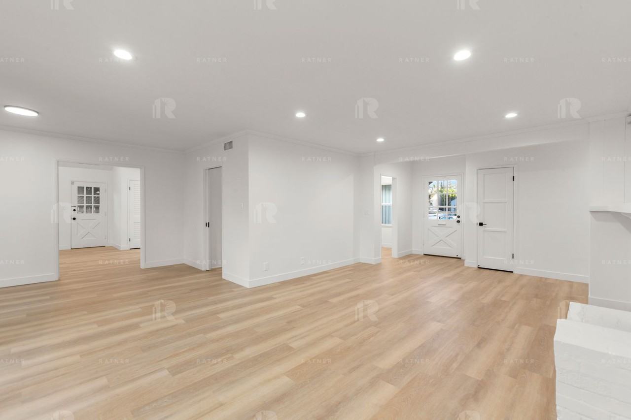 12811 Waddell St - Photo 3 of 44