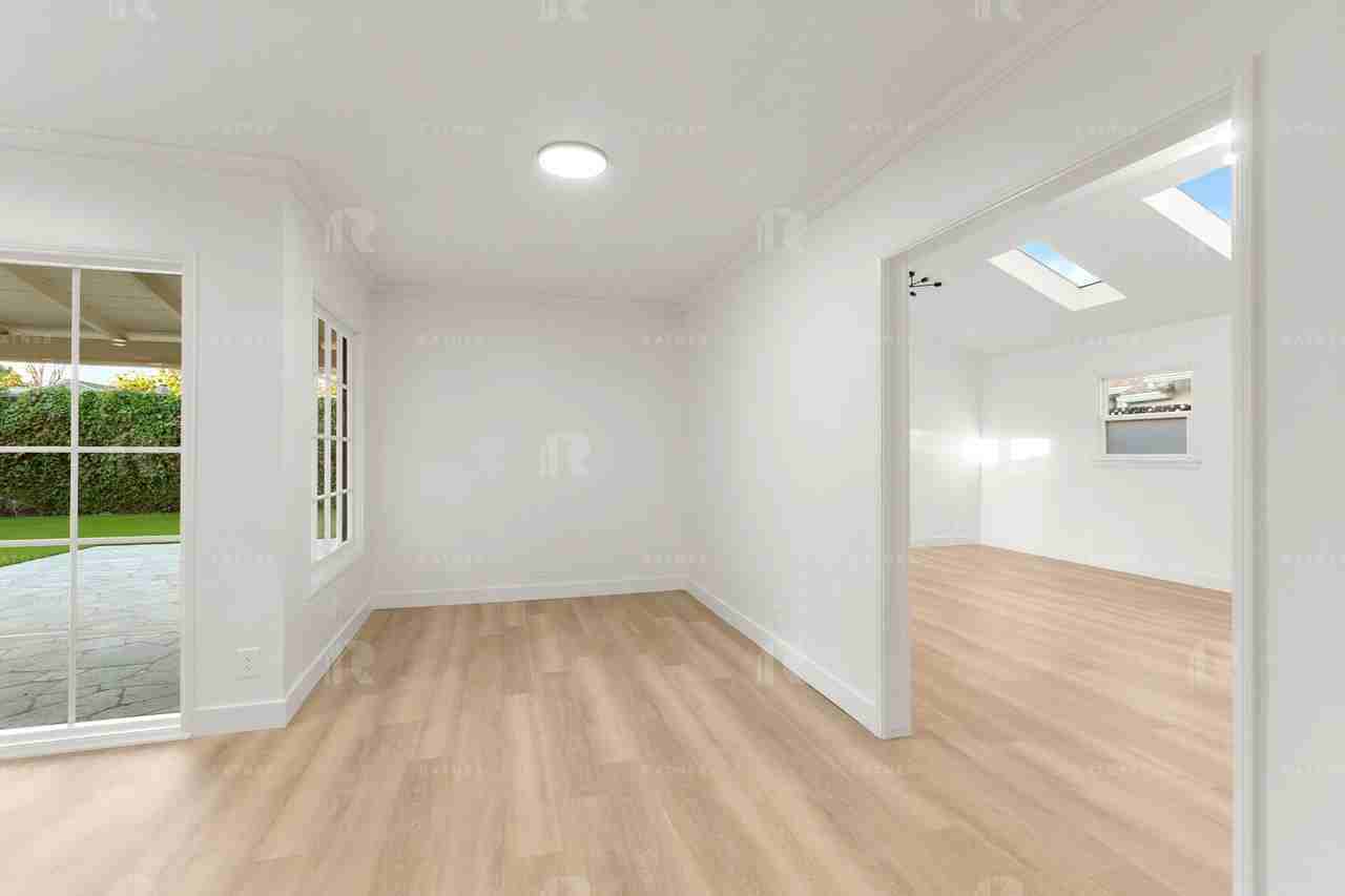 12811 Waddell St - Photo 6 of 44