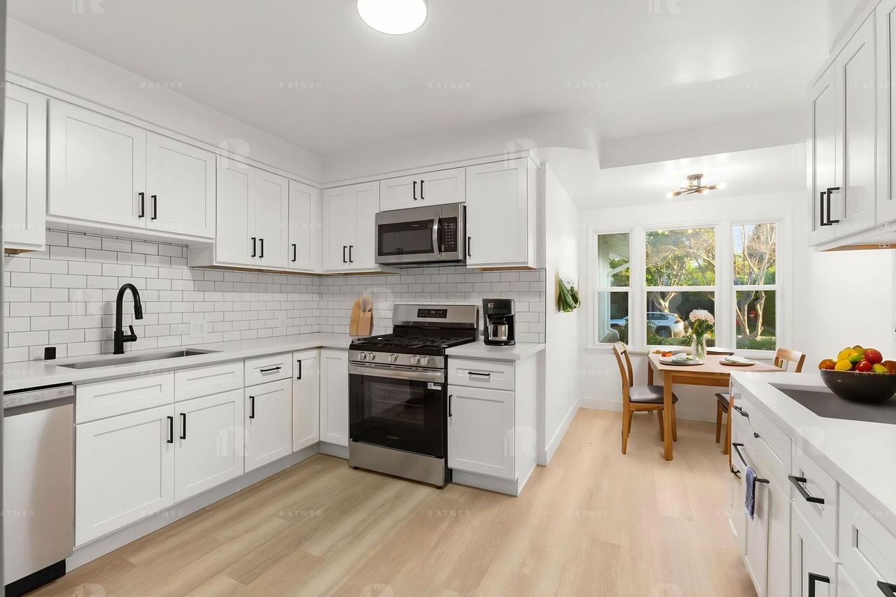 12811 Waddell St - Photo 7 of 44