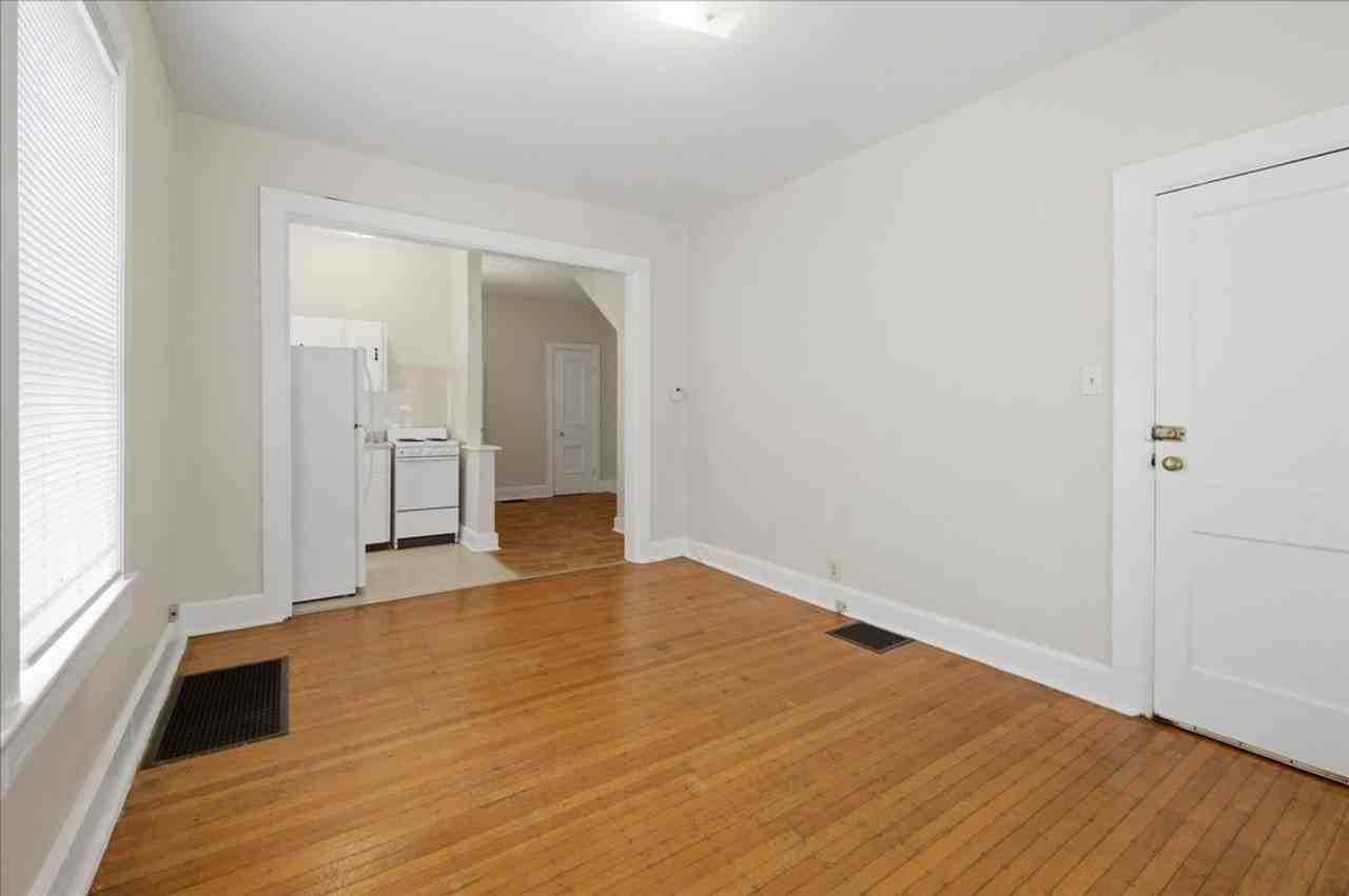 5334 E Washington St - Photo 3 of 22
