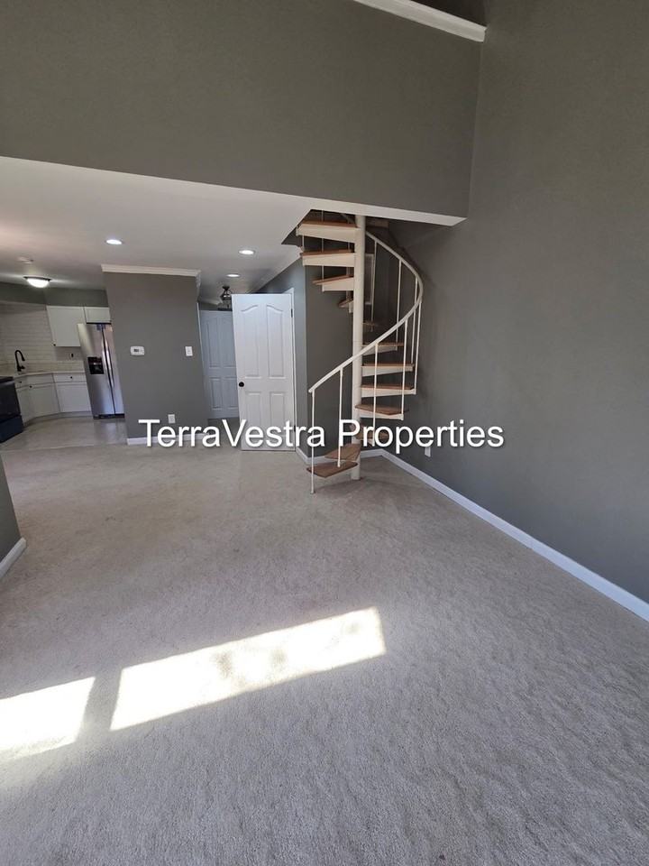 628 Jaeger Ct - Photo 4 of 30