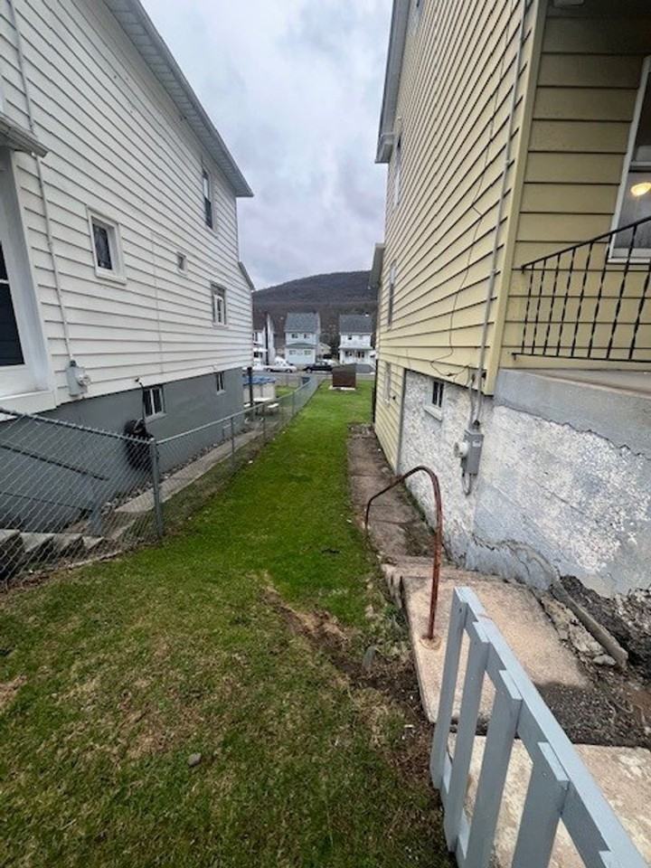 162 Coal St - Photo 2 of 15