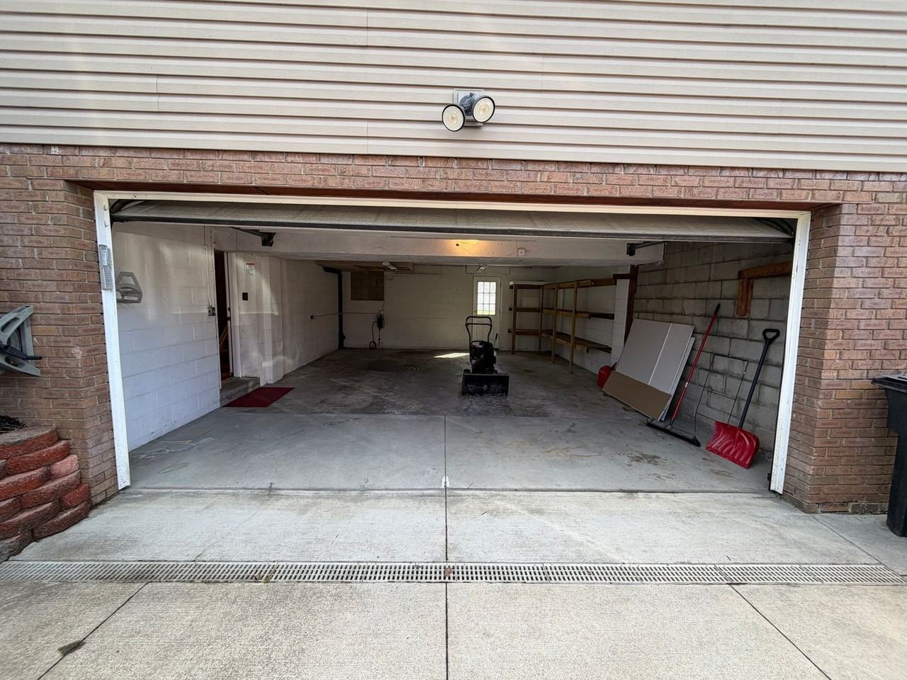 2426 Eastwood Ave - Photo 2 of 19