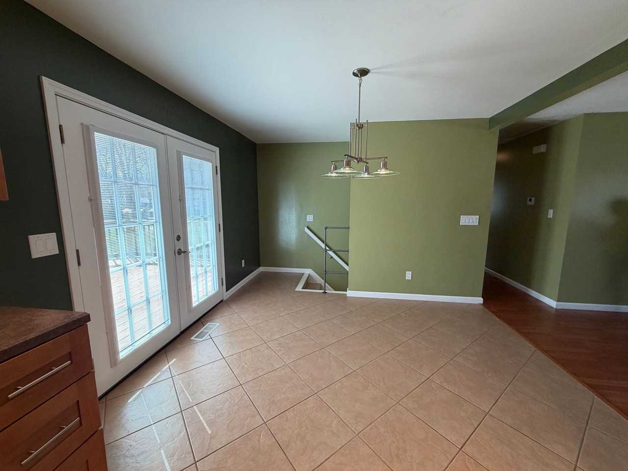 2426 Eastwood Ave - Photo 5 of 19