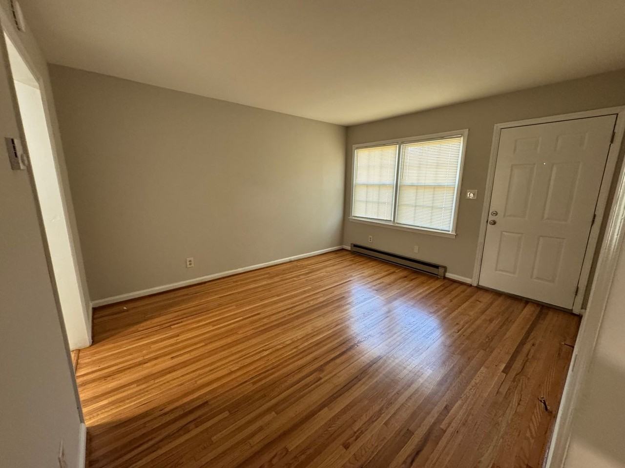 3436 Washburn Ave - Photo 4 of 9