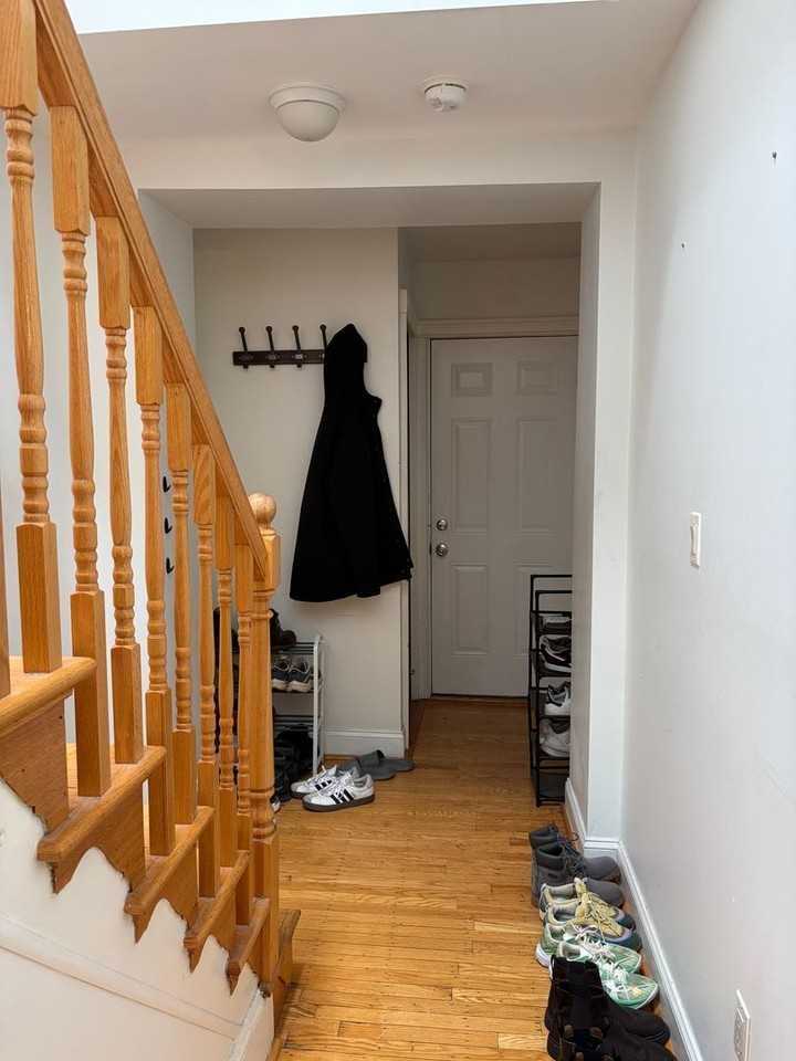 307 Pine St - Photo 2 of 22