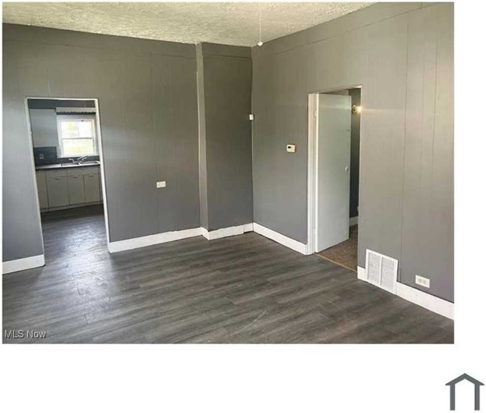 7612 Colgate Ave - Photo 3 of 5