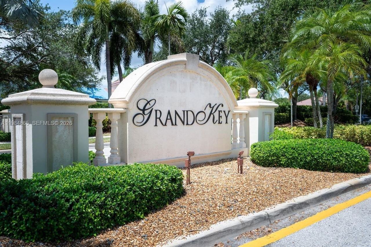 18860 Sw 25th Ct - Photo 4 of 28