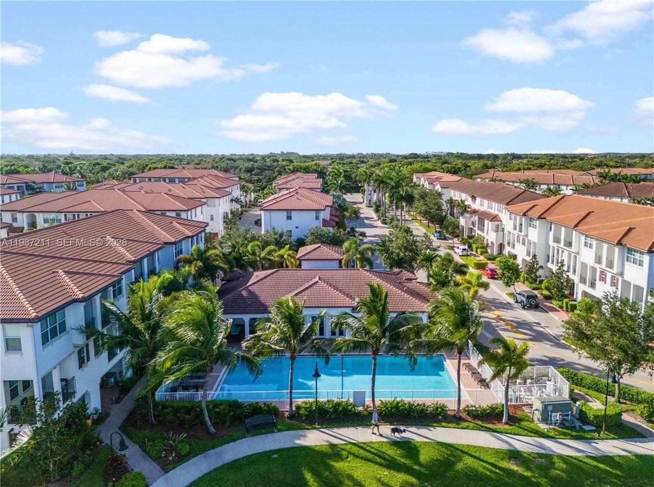 2559 Sw 119th Ter - Photo 2 of 32