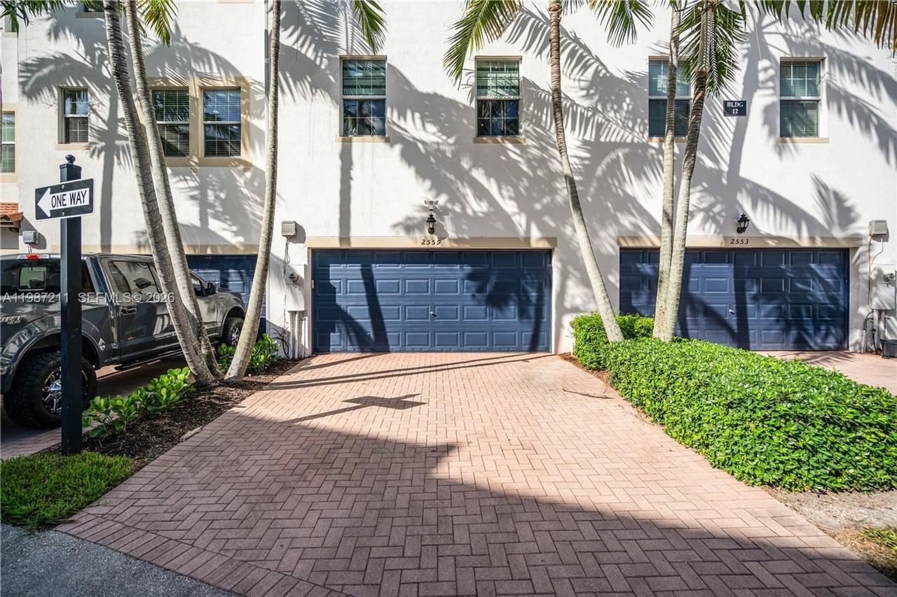 2559 Sw 119th Ter - Photo 6 of 32