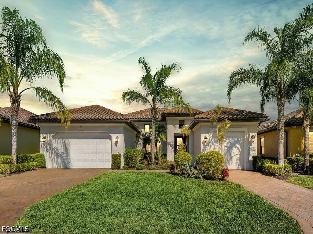 10093 Avalon Lake Cir - Photo 3 of 49