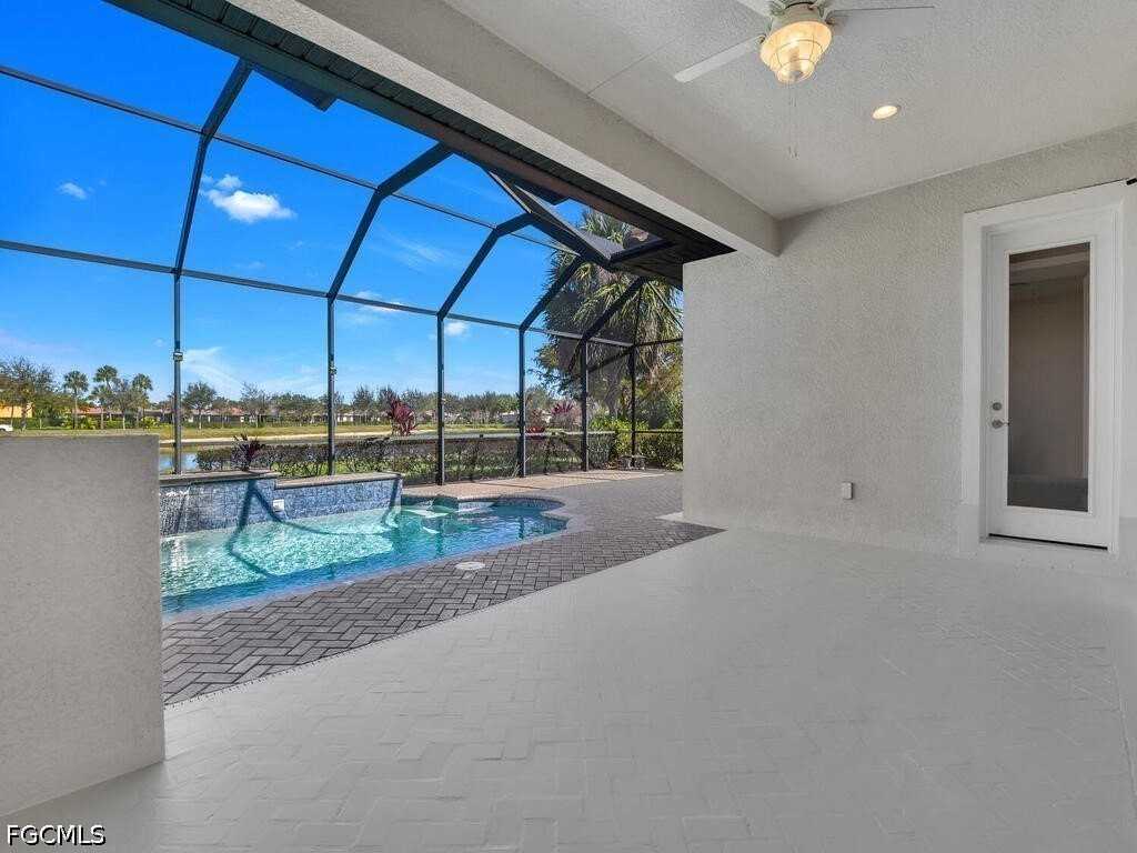 10093 Avalon Lake Cir - Photo 6 of 49