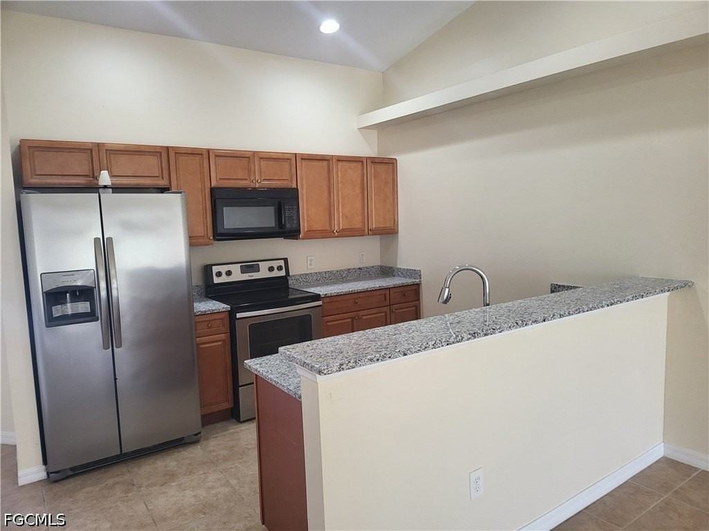 1914 Sw 15th Pl - Photo 2 of 12