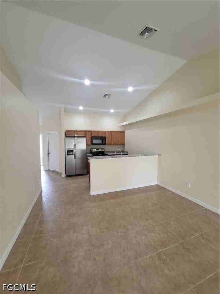 1914 Sw 15th Pl - Photo 6 of 12