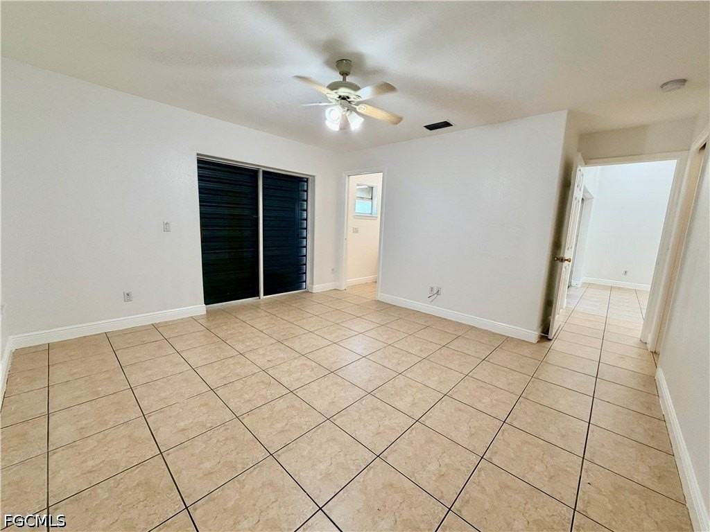 527 Ne 24th Pl - Photo 7 of 17