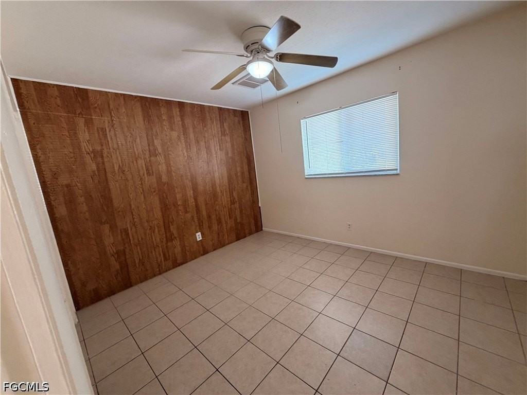 1212 Se 2nd Pl - Photo 6 of 9