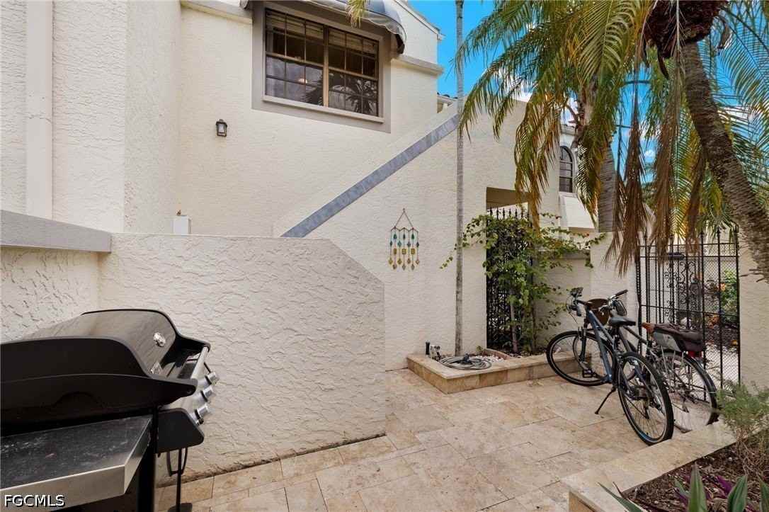 9597 Halyards Ct Unit 22 - Photo 2 of 25