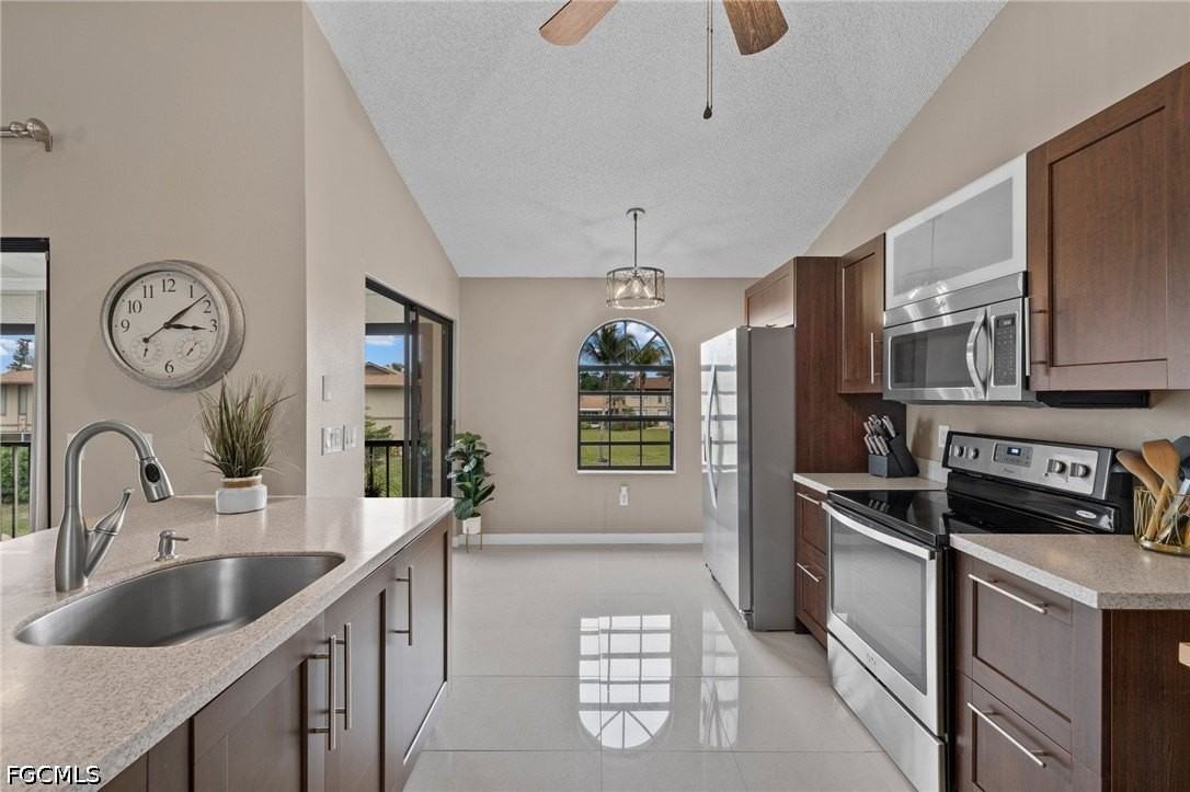 9597 Halyards Ct Unit 22 - Photo 4 of 25